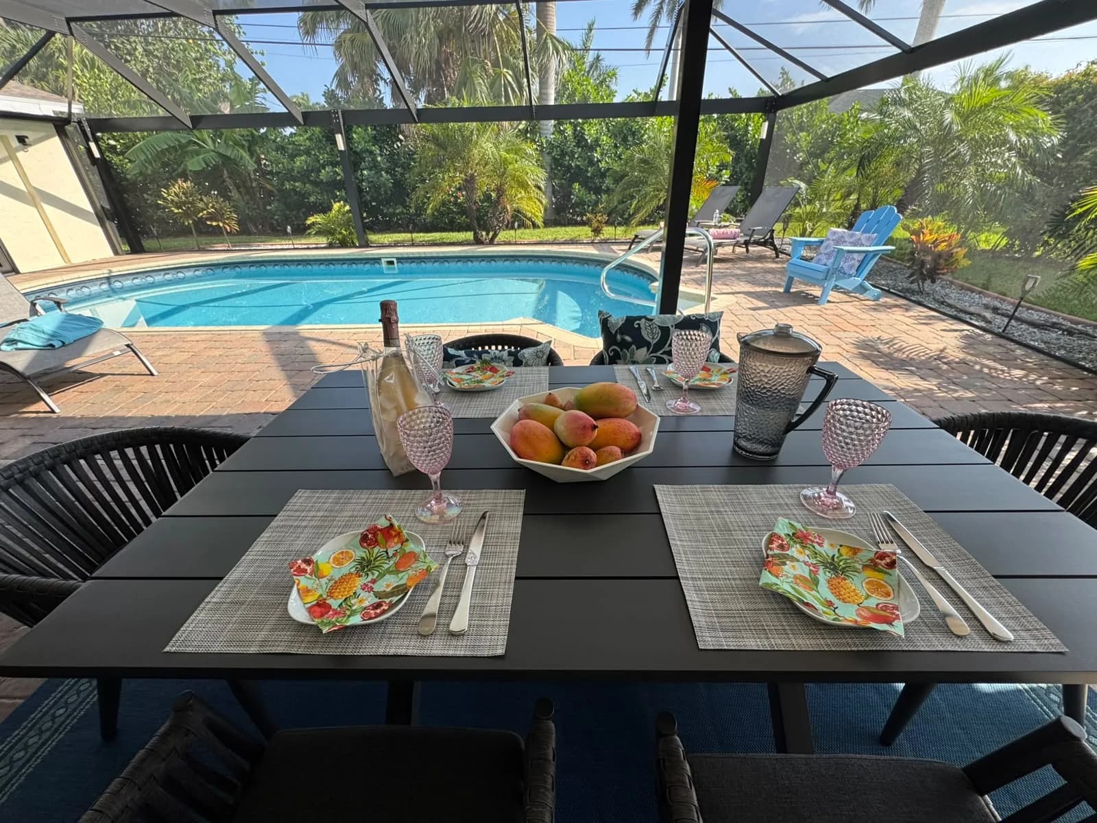 Abendessen unter der Lanai